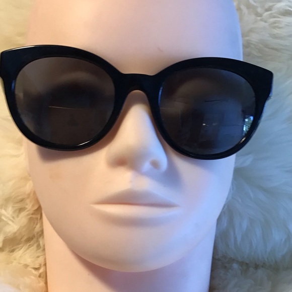 Burberry black round cat eye sunglasses RX lens and hard case - Picture 6 of 8